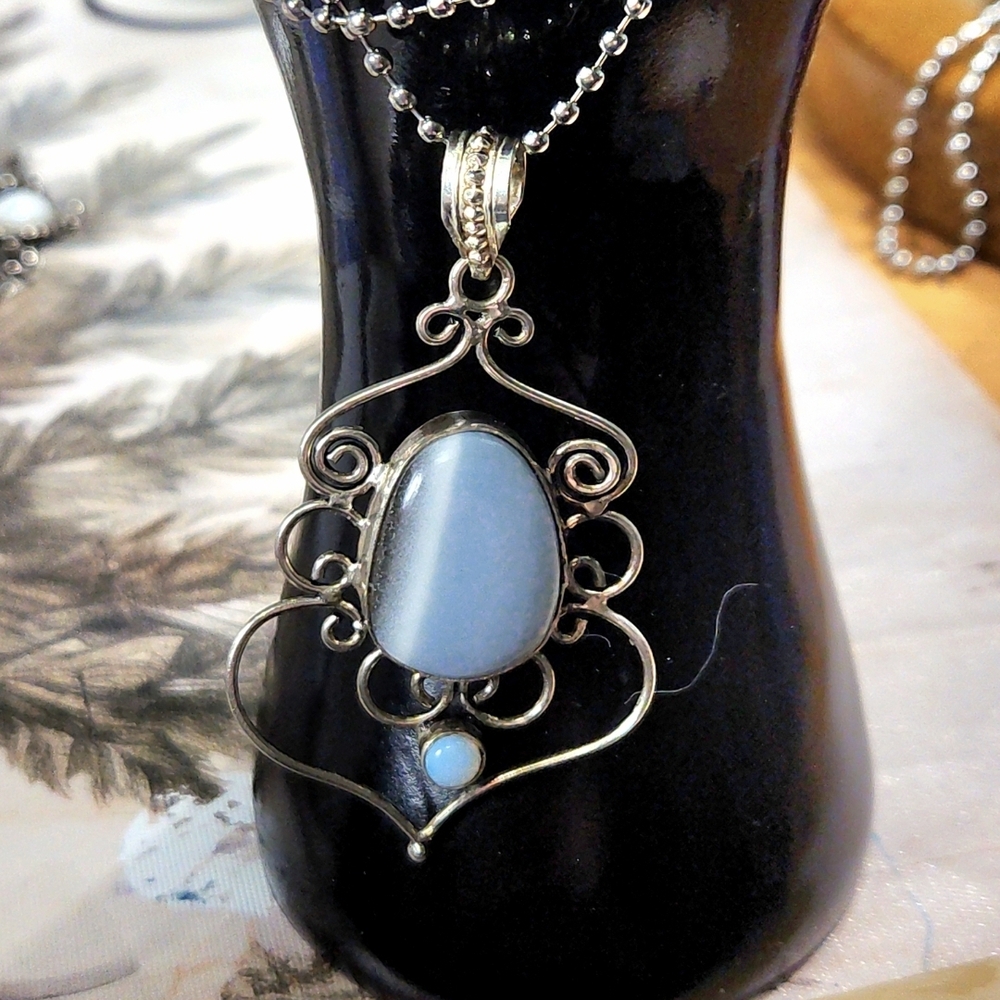 Radiant,Naturl, Fancy-Shpd Pendnt/X-Large Blue Owyhee Opal/Sm Opalite/Ball Chain